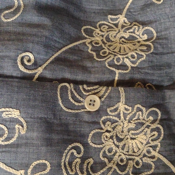 EUC CHICO'S Womens Long-Sleeve Embroidered Button-Up Tunic-Length Shirt - Picture 5 of 5